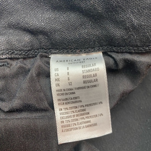 American Eagle 
Super Hi-Rise Jegging Crop 
Size: 8 - Picture 6 of 7